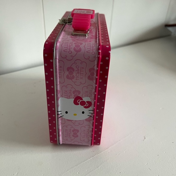 Hello Kitty Metal Lunch Box - Picture 4 of 9
